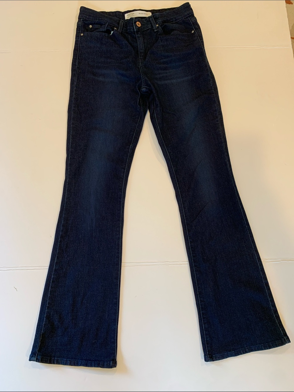Signature by Levi Strauss Women’s Size 6 Mid Rise Bootcut Dark Indigo Blue Jeans